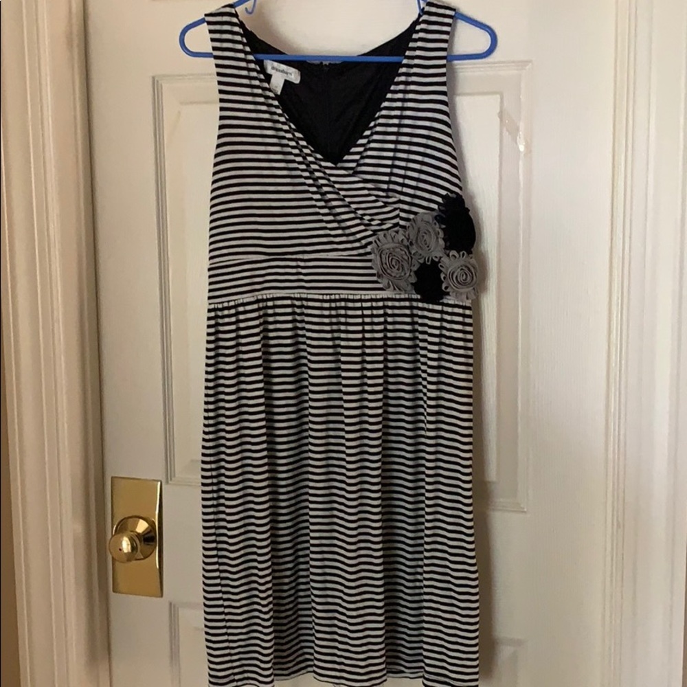 B/W STRIPED DRESS - Picture 2 of 4